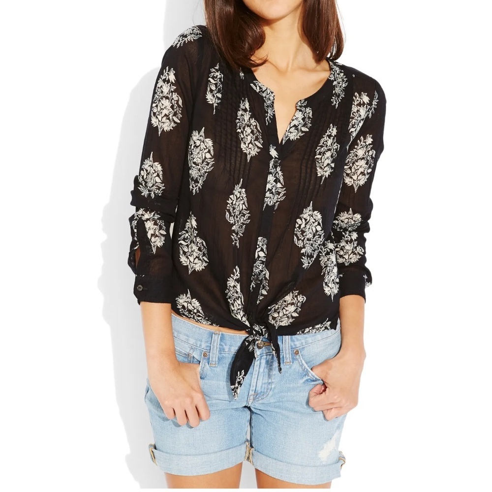 Lucky Brand black damask tie front button down, small